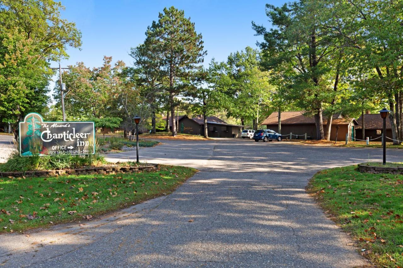 Chanticleer Inn: Villa 8 Eagle River Exterior photo